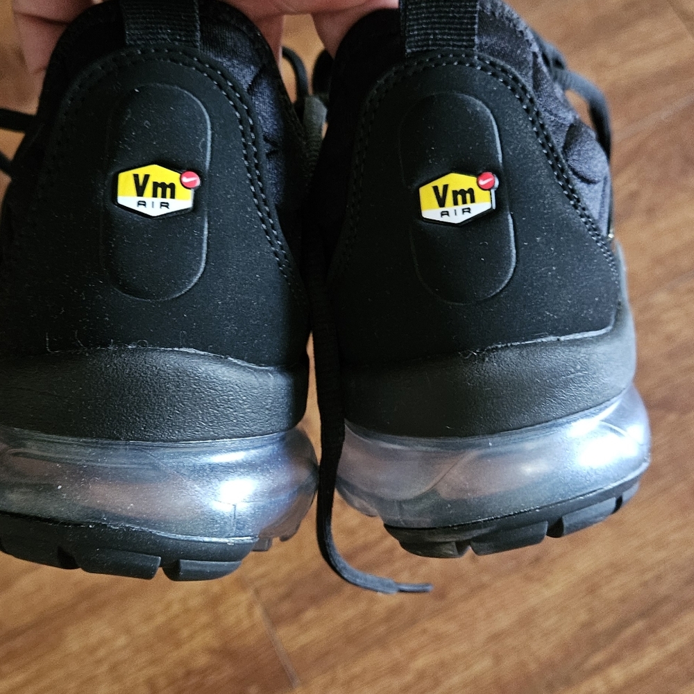Women's Nike Air Vapormax Plus - Picture 4 of 4